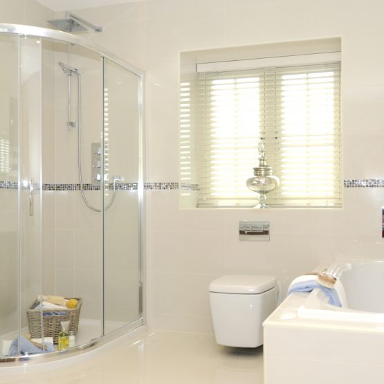 frameless vs framed shower doors