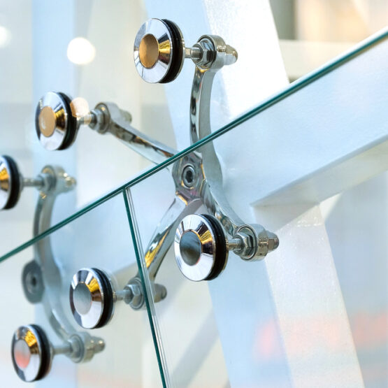 5 types of glass edges for custom glass installations